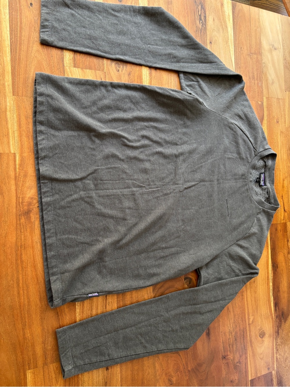 Patagonia Organic Cotton Graphic Sweatshirt Gray - Size Medium